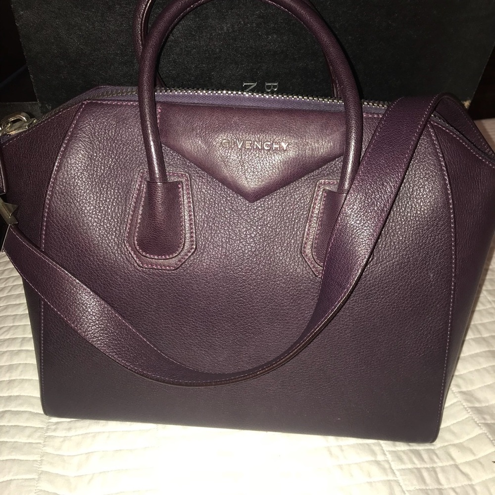 ❌SOLD❌ Medium Antigona Bag